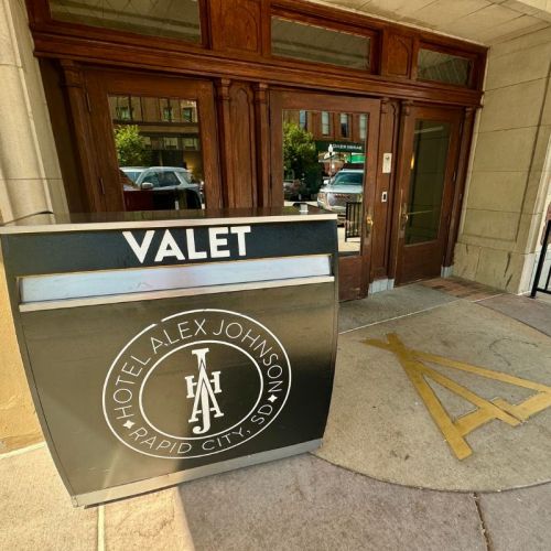Valet Stand 2024